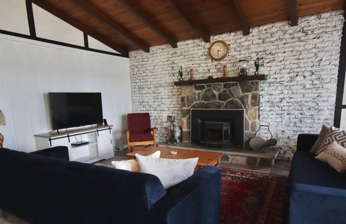Lac-des-Plages House | Beach Front Property