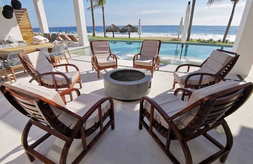 San Pedro Mixtepec Villa | Beach Front Puerto Escondido Villa, with 4 primary bedrooms and private pool