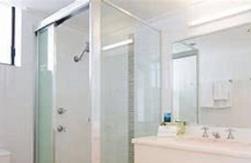 Coolangatta Resort | Beach front unit Coolangatta, available 17th to 24th December 2022