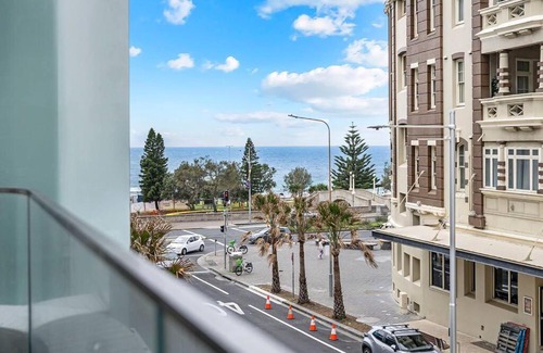 Bondi Beach Apartment | Beach Front Urban 2 Bedrooms