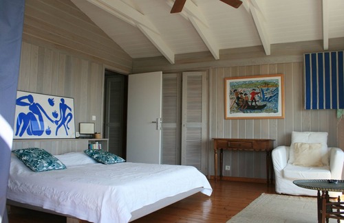 Bonifacio Villa | Beach front vacation House. Amazing view over the bonifacio strait.