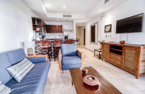 Barrio Los Villalobos Condo | Beach Front with beautiful ocean view 3 beds, 2 baths condo in Jaco Beach