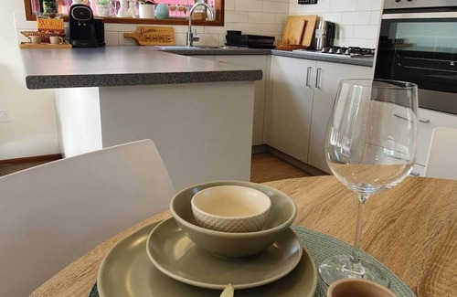 Cheltenham Villa | Beach & Garden Getaway