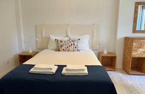 Carcavelos Apartment | Beach & Garden in Carcavelos