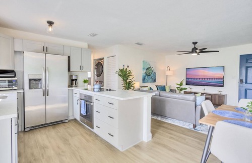 Dunedin Condo | Beach Gear Provided Free Beach Pass To Honeymoon Island 2 King Beds Fast Wi-fi