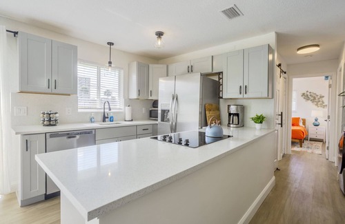 Dunedin Condo | Beach Gear Provided Free Beach Pass To Honeymoon Island 2 King Beds Fast Wi-fi