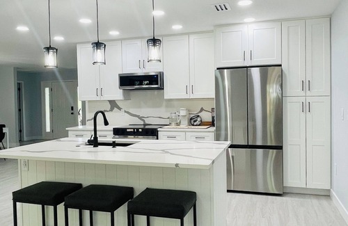 West Bradenton House | BEACH GETAWAY - AMI Beaches, Jacuzzi