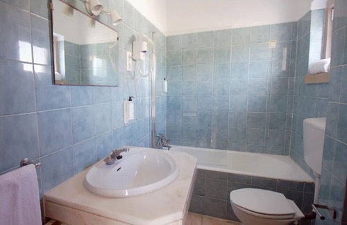 Praia das Macas House | Beach Getaway in Cavalo Beach! Ocean View, Free Parking, Pets are Allowed!