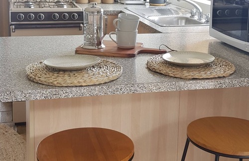 Ocean Grove Villa | Beach Getaway Ocean Grove 1 bedroom Self Contained Unit