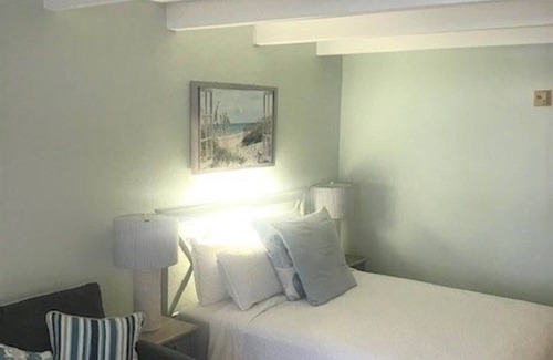 Ruskin Resort | Beach Happy Getaway!