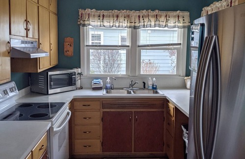 Sturgeon Bay Cottage | Beach Harbor Resort - Beach House Cottage
