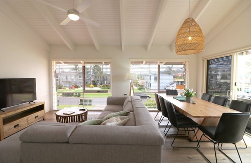 Merimbula Cabin | Beach Haven - 3 bedroom Fishpen