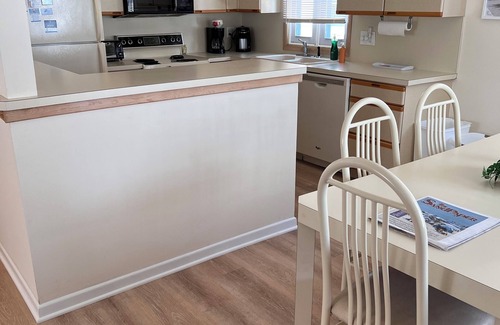 South Beach Haven House | Beach Haven - 7th from Sand