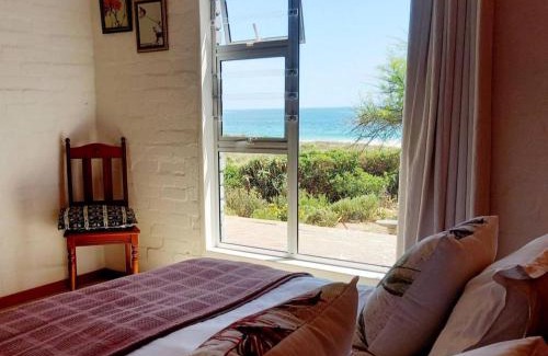 Britannia Bay House | Beach Haven Cottage