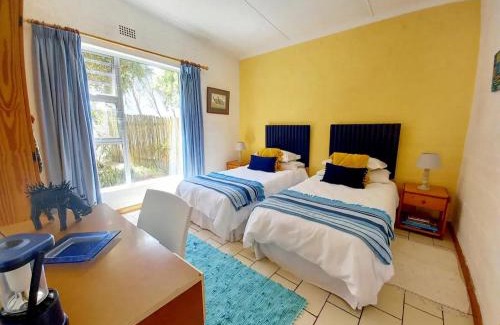 Britannia Bay House | Beach Haven Cottage