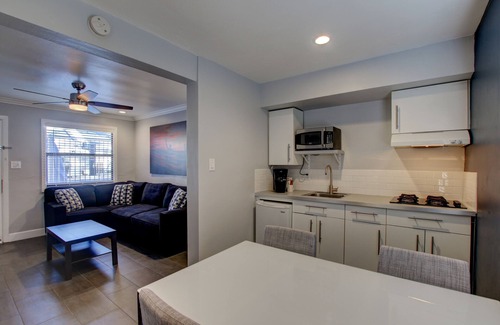 North Pacific Beach Hotel | Beach Haven - Near Pacific Beach Park