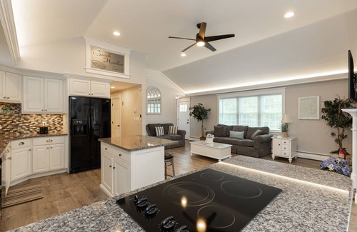 East Harwich House | Beach Heather- Relax, Renew & Enjoy! Adj to Bike Path, 1 Mile to Beach