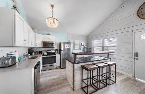 Jamaica Beach House | Beach Home with Pool in Jamaica Beach