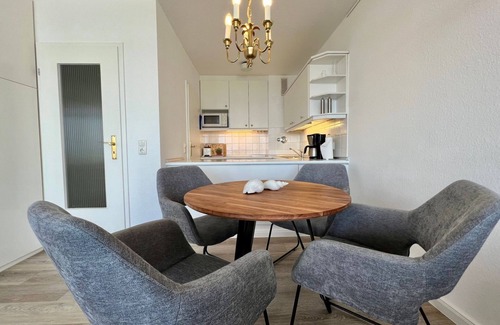 Dahme Apartment | Beach hotel - 56 - sea view and beach chair included!
