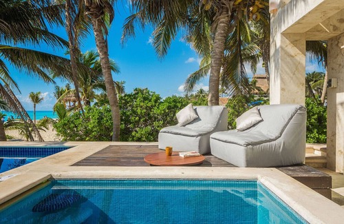 Playacar Beach Villa | Beach House - 4 Bedroom Beachfront Luxury Getaway w/cook