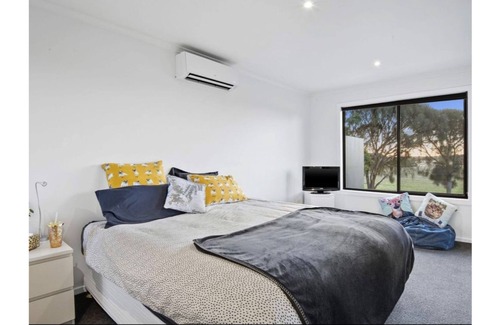 Barwon Heads House | Beach House Benefits with Stunning Rural Outlook & Heated Pool.