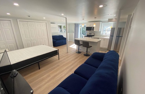 Wakefield-Peacedale Apartment | Beach House by the Pier-Ocean, Nature & Relax