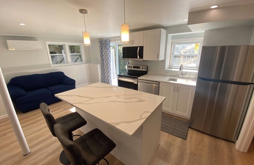 Wakefield-Peacedale Apartment | Beach House by the Pier-Ocean, Nature & Relax