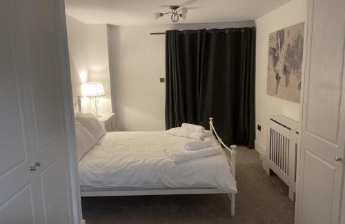 Southport Apartment | Beach House Courtyard 2 bed