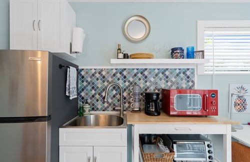 Parker Ridge Apartment | Beach House Hideaway in West Palm Beach! Close to Downtown!