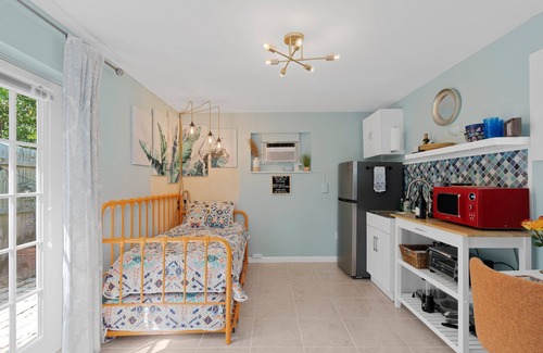 Parker Ridge Apartment | Beach House Hideaway in West Palm Beach! Close to Downtown!