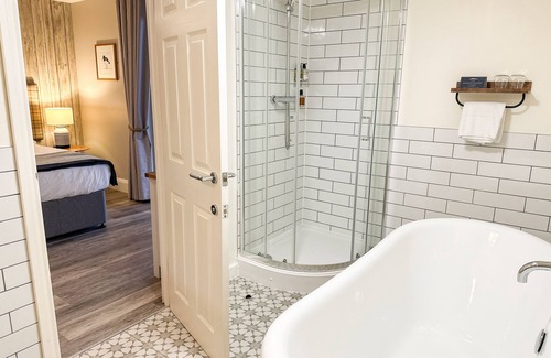 Seahouses Hotel | Beach House Hotel