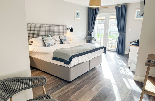 Seahouses Hotel | Beach House Hotel