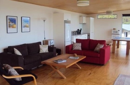 Tata Beach House | Beach House in Ligar Bay, a few minutes walk to the golden sands of Ligar Bay