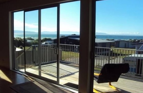 Tata Beach House | Beach House in Ligar Bay, a few minutes walk to the golden sands of Ligar Bay