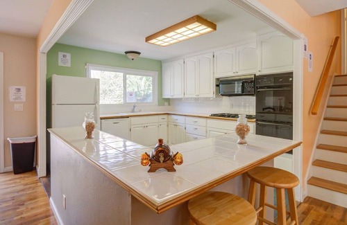 Del Rey Oaks House | Beach house in the woods, best of both worlds!