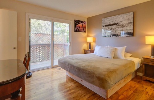 Del Rey Oaks House | Beach house in the woods, best of both worlds!