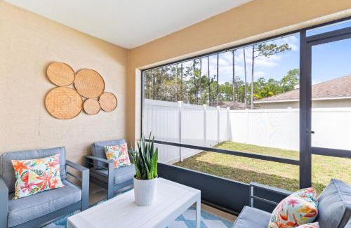 Palm Coast House | Beach House King Bed Pet Friendly! Fast Wi-Fi Netflix Garage