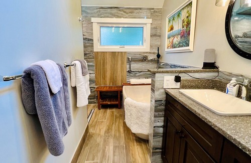 LaPlatte I House | Beach House Lakefront Living & Relaxation