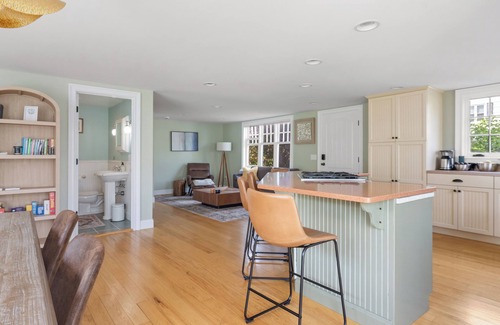 Snug Harbor House | Beach House Near East Matunuck State Beach