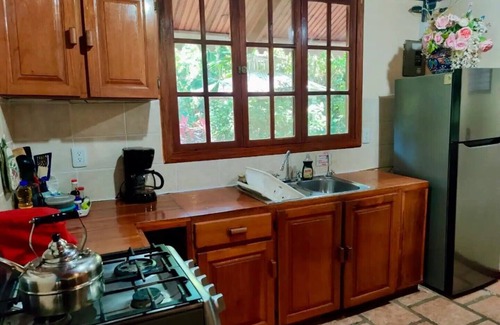Cahuita Cottage | beach house near Cahuita National Park