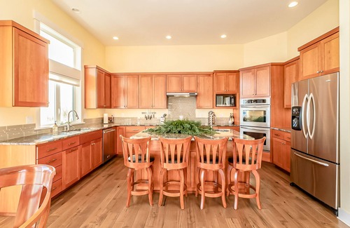 Camano Island House | Beach house no-bank waterfront 4-bedroom vacation home on Camano Island