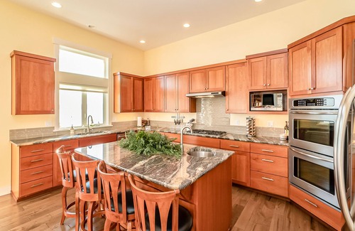 Camano Island House | Beach house no-bank waterfront 4-bedroom vacation home on Camano Island