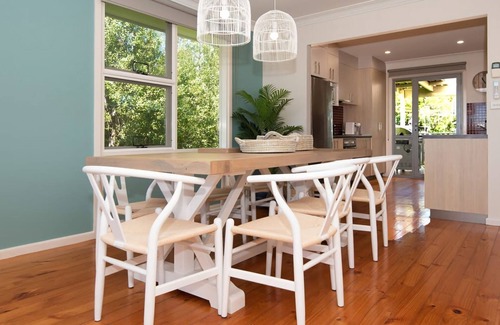Batehaven House | Beach House Ocean Views in Batehaven