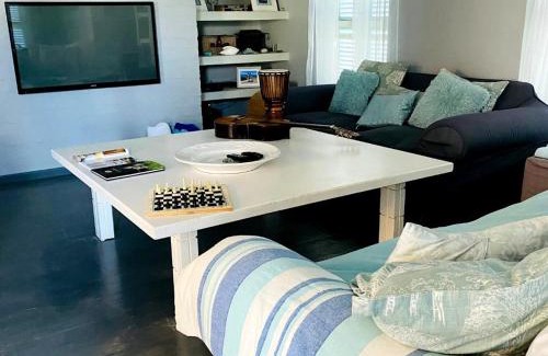 Voelklip Villa | Beach House on 5th Hermanus