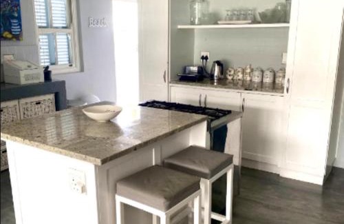 Voelklip Villa | Beach House on 5th Hermanus