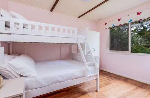 Inverloch Cottage | Beach House on Bayview
