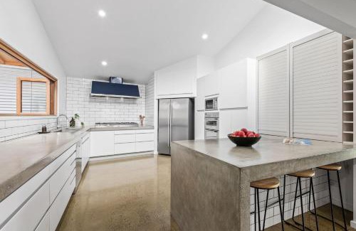 Swan Bay House | Beach House on Fellows