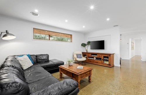 Swan Bay House | Beach House on Fellows
