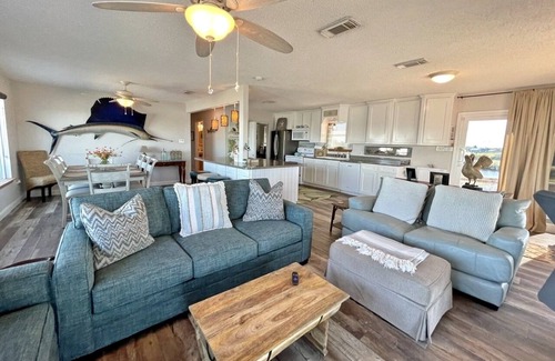 Galveston House | Beach House on the Bay - Fisherman's Paradise on the bay!