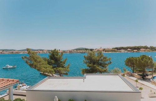 Brodarica Villa | Beach house Ribica